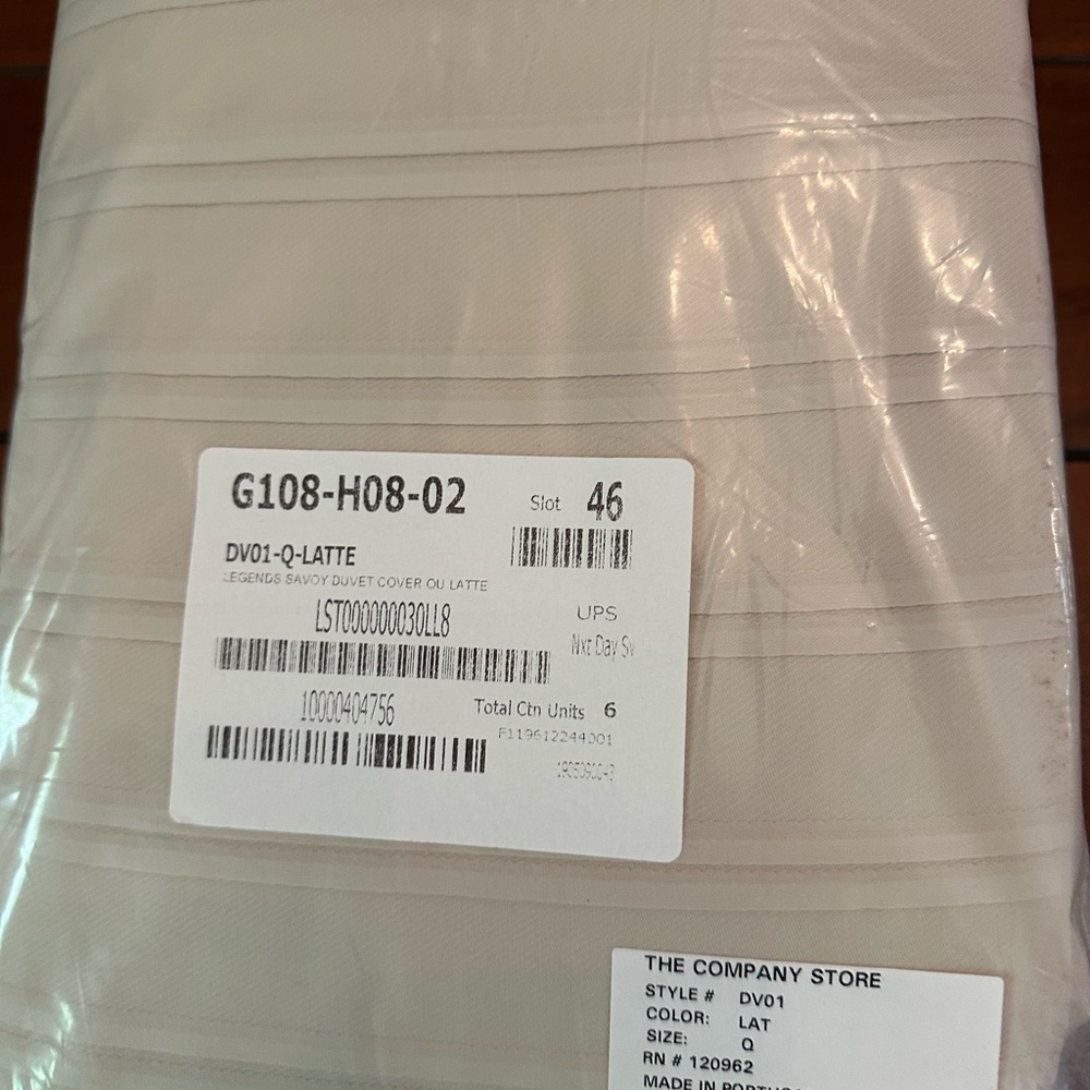 The Company Store Legends Savoy Queen Duvet cover and 2 Standard Shams   Nwt - Picture 3 of 3